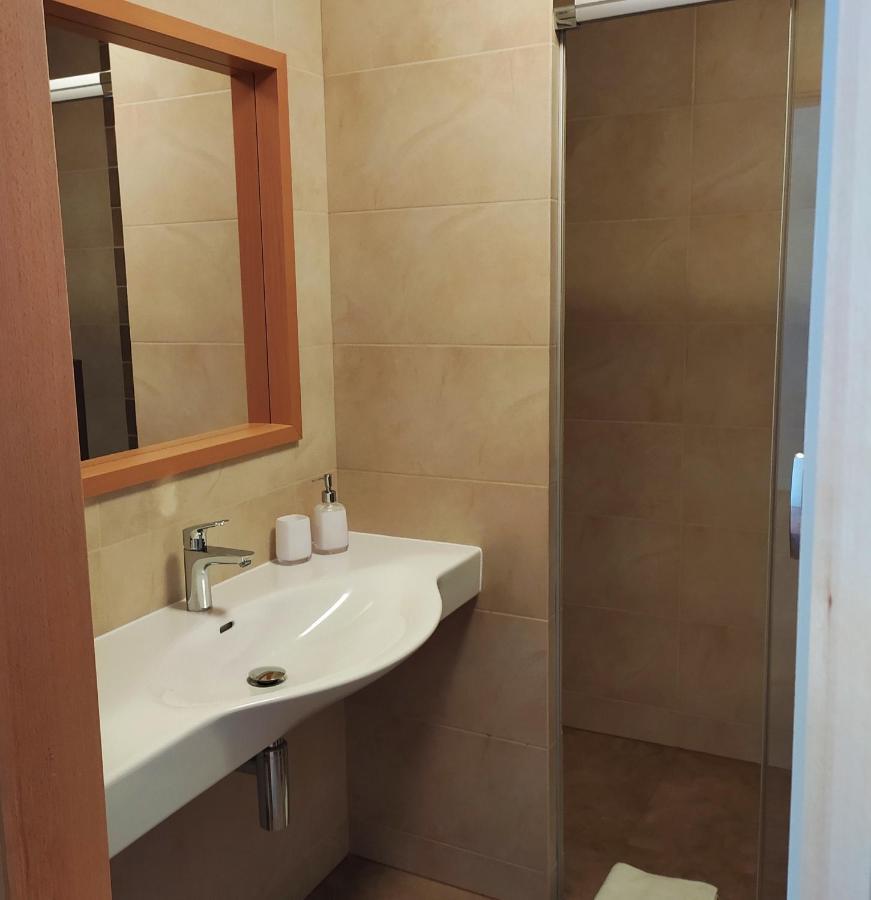 Penzion Adela Rožnov pod Radhoštěm Exterior foto